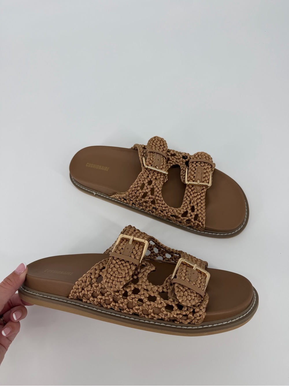 Cushionaire Weaver Woven Footbed Sandals Brown Gold Buckle Women’s Size 11
